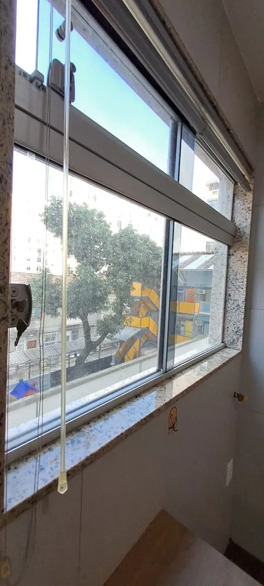 Wood or laminate floors in a 2-bedroom apartment, 88 m² — photo 10