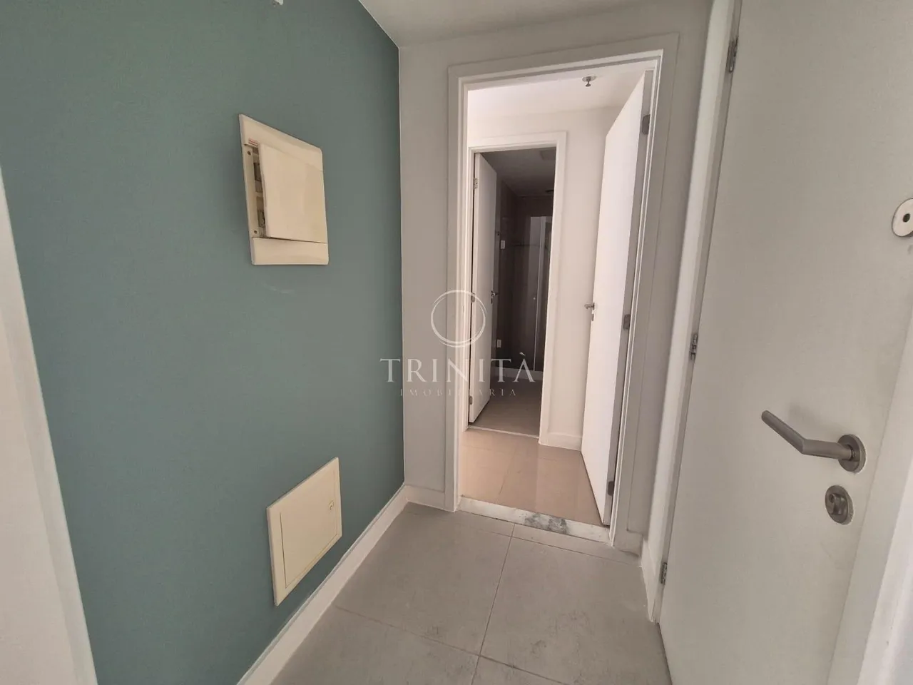 2-bedroom 2-bath apartment with open-plan kitchen and balcony — photo 7