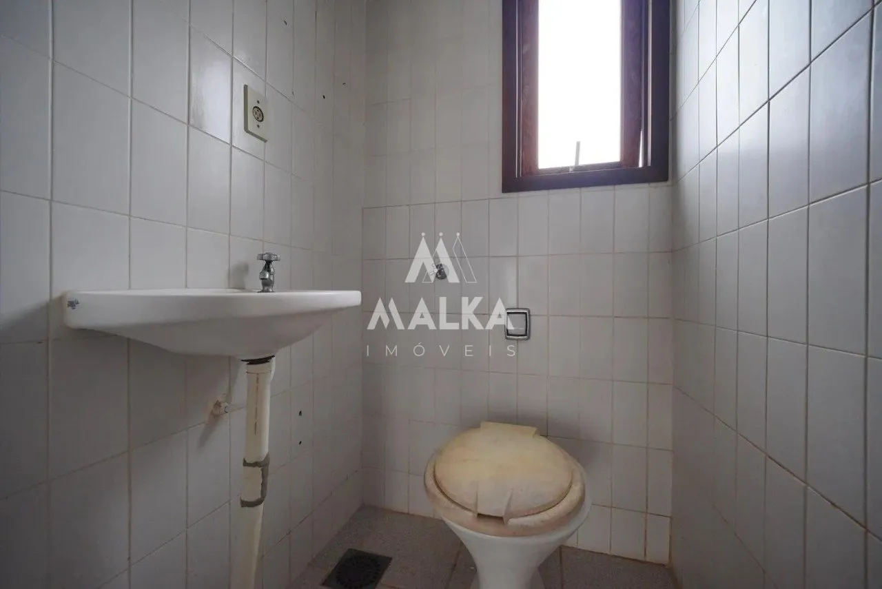 180 m² house with a mountain view and a home office — photo 41