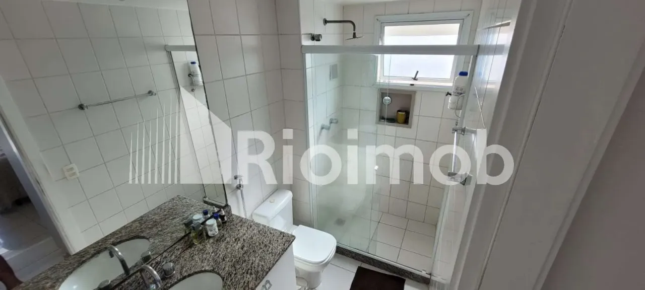 Furnished 3-bedroom duplex with 4 bathrooms and a home office — photo 16