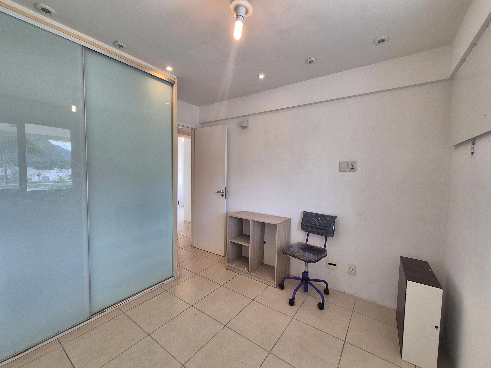91 m² apartment with a home office and a mountain view — photo 22