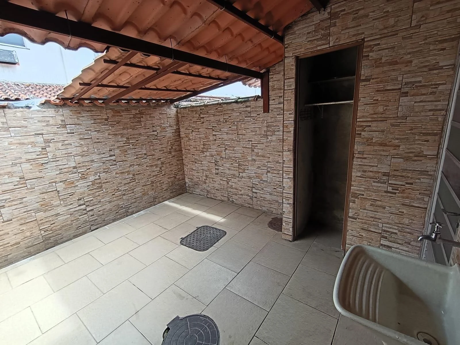 House, 50 m², with a grill on the balcony — photo 12