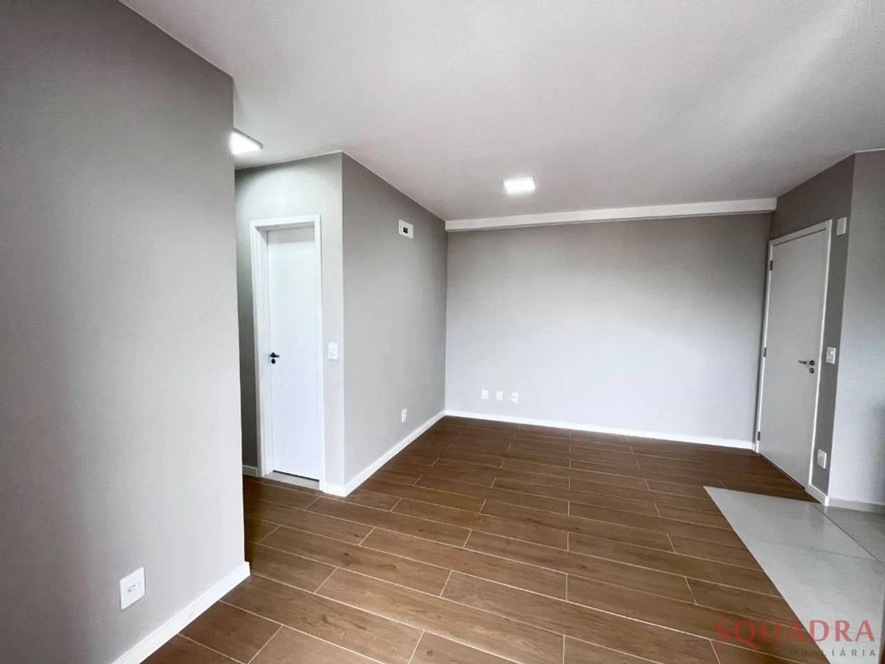 2-bedroom apartment with a grill on the balcony in Curitiba — photo 25