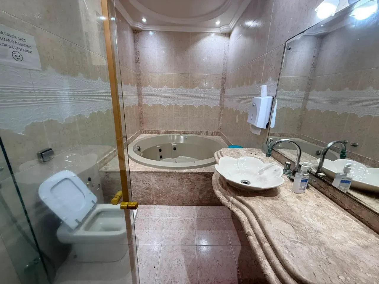 Casa comercial sem mobília com 3 quartos e 4 banheiros — photo 8