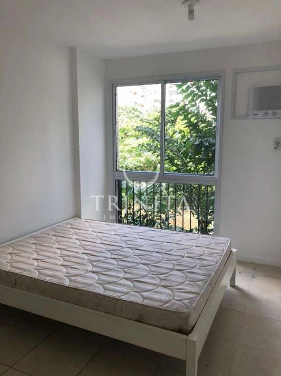 Furnished 2-bedroom apartment with en-suite and parking — photo 14