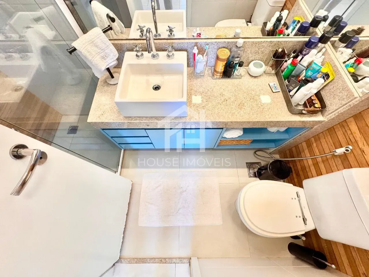 Furnished 65 m² apartment with 1 en-suite and 1 parking space — photo 18