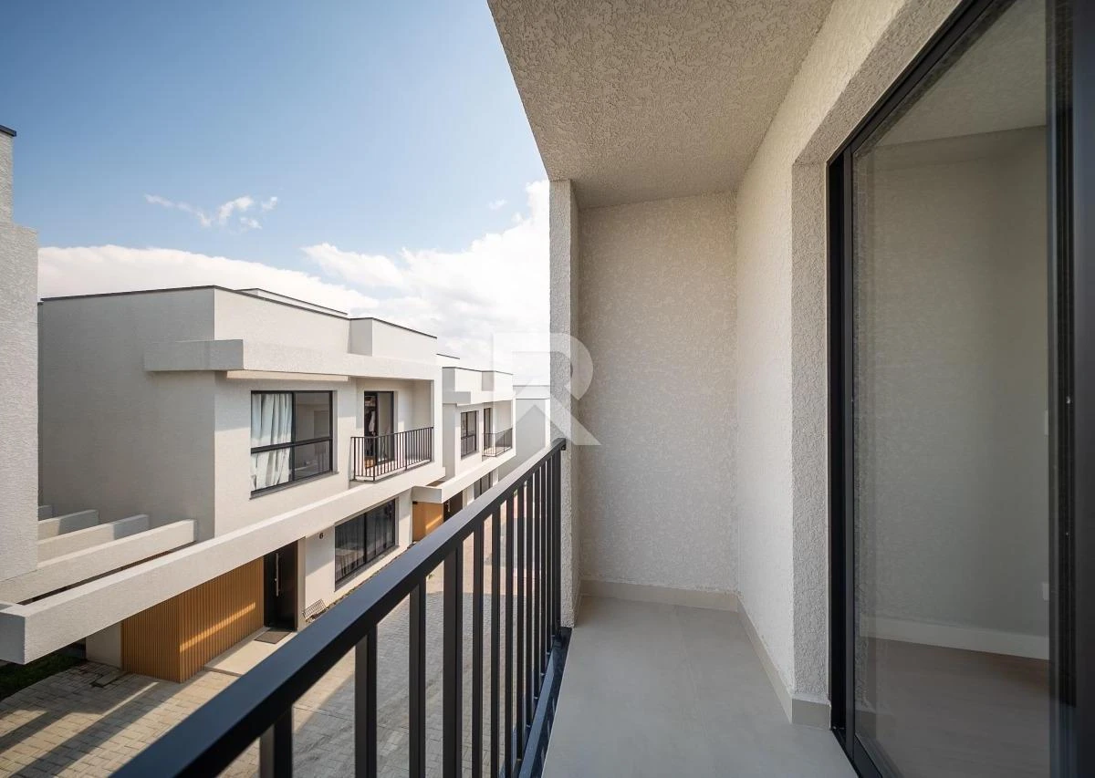 Floor-to-ceiling windows in a 3-bedroom house, 97 m² — photo 10