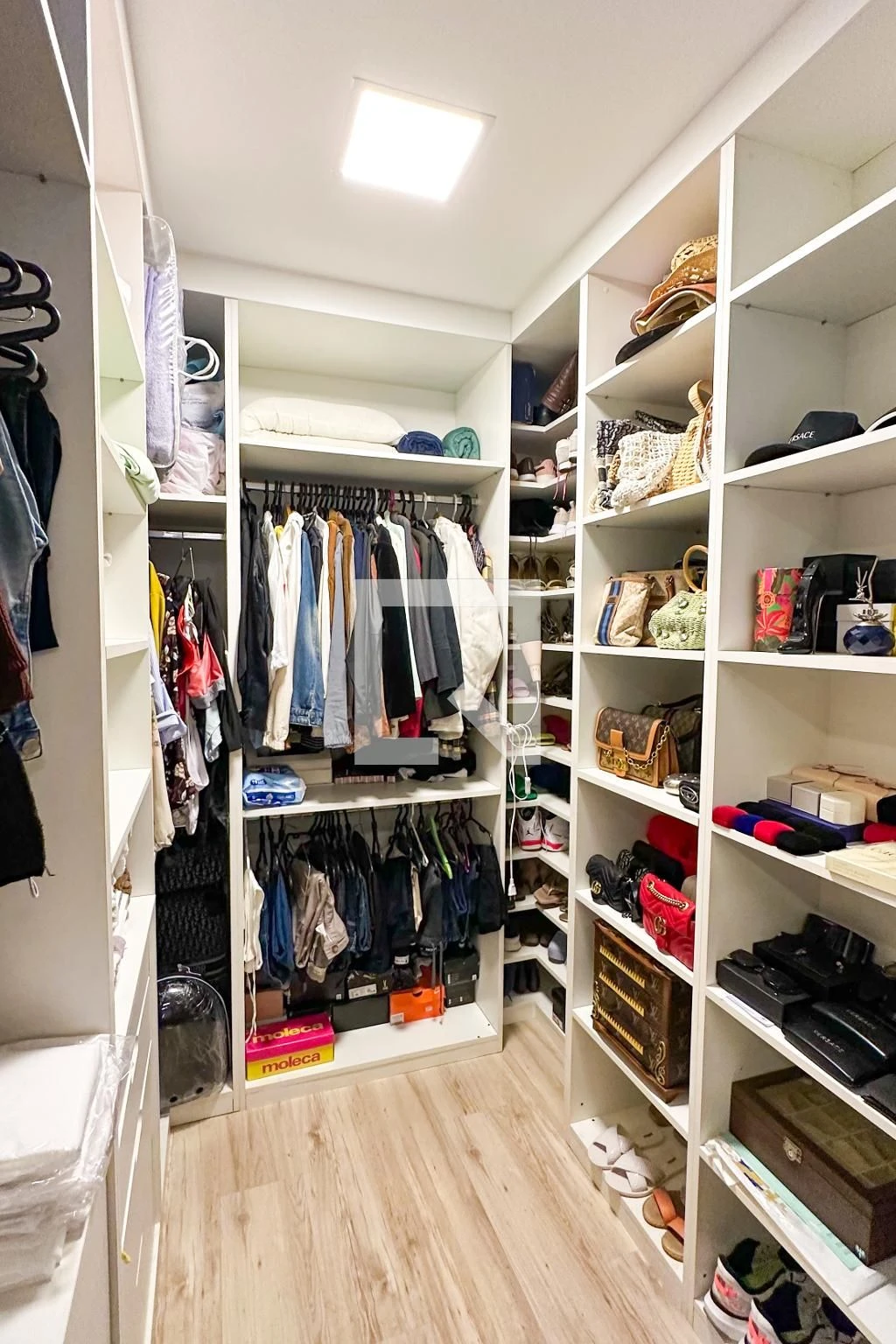 Furnished apartment, 144 m², with a walk-in closet — photo 10