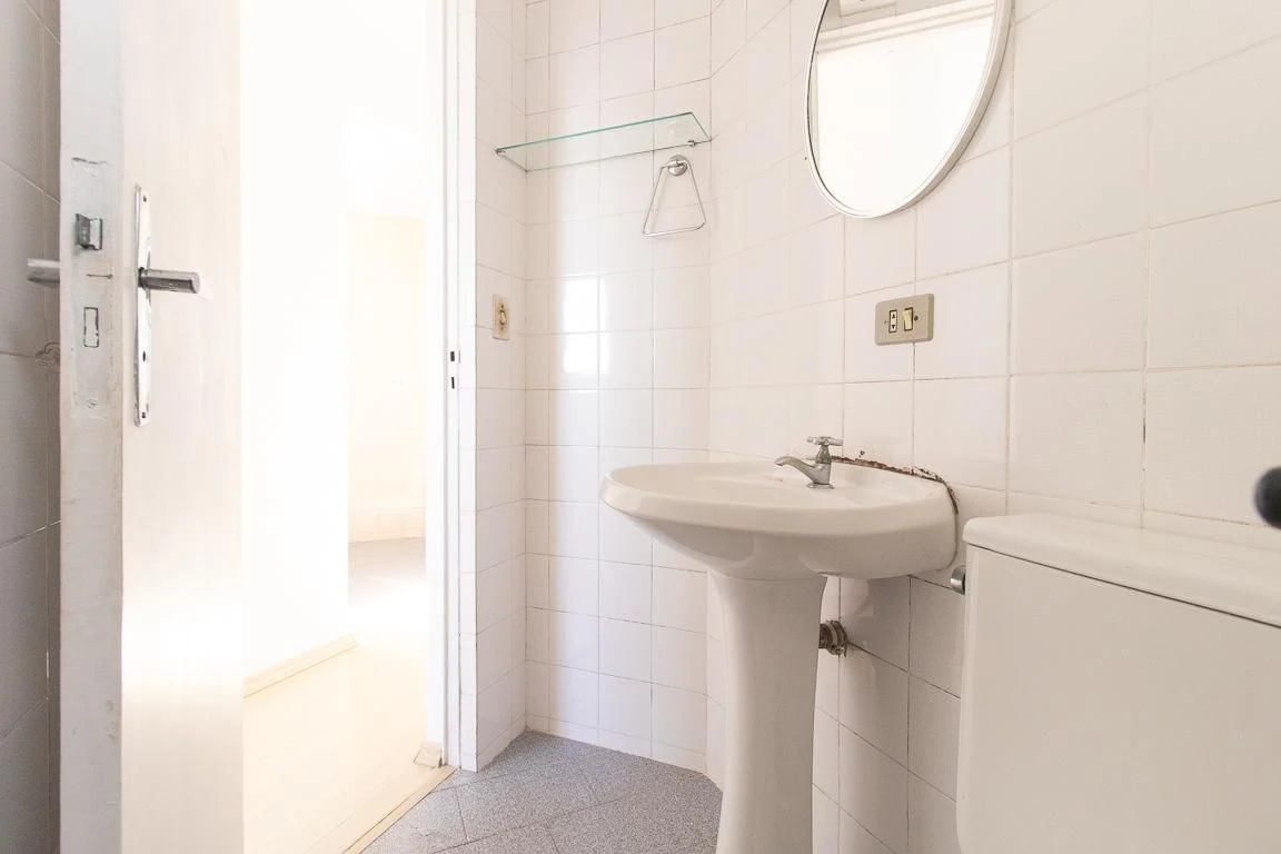 Apartment, 32 m², with wood or laminate floors — photo 21