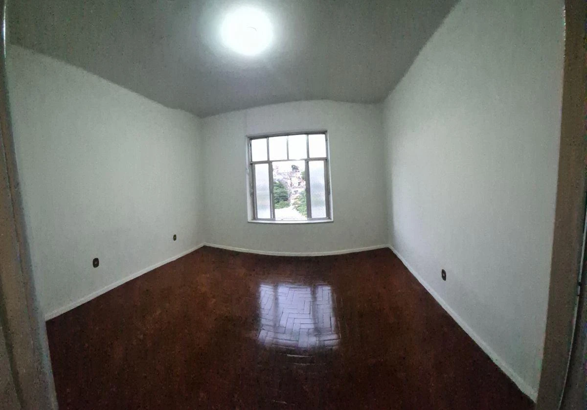 Деревянный пол или ламинат и 2 спальни: квартира 90 м² — photo 13