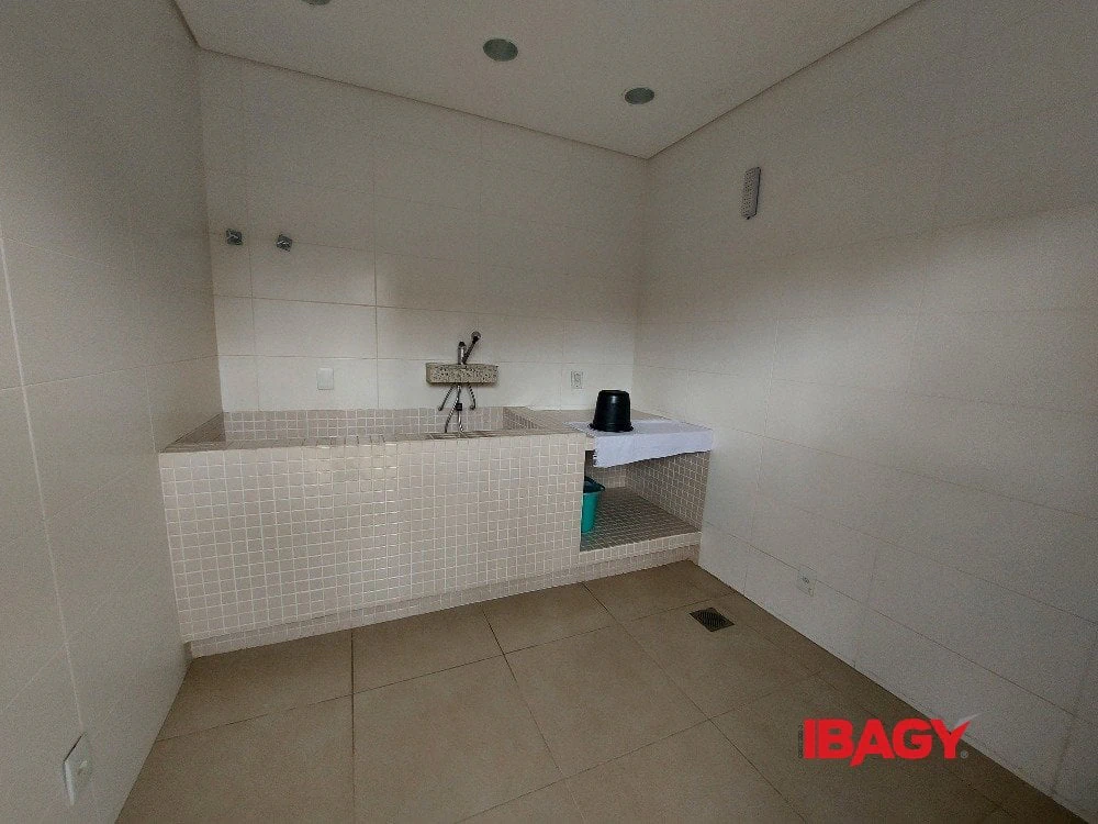 3-bedroom apartment in a building with a sauna — photo 26