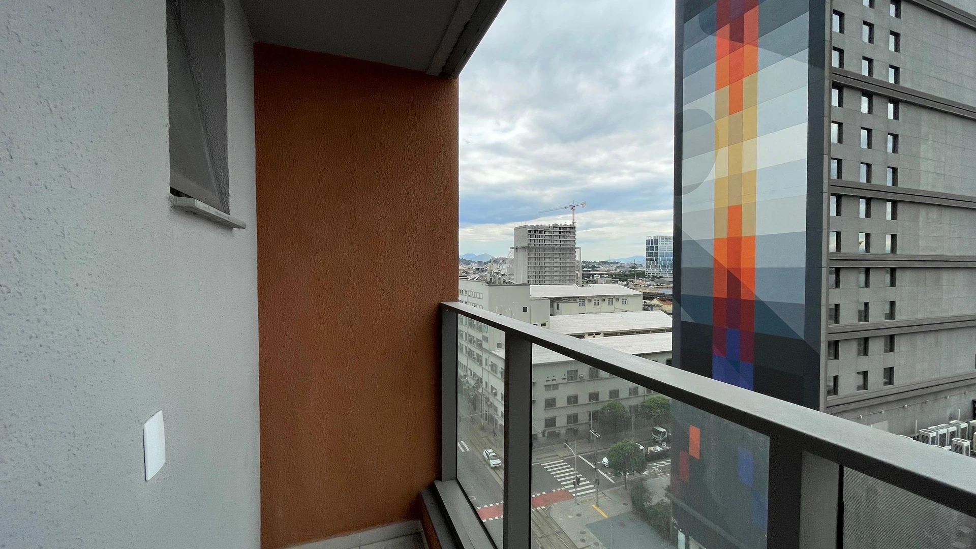 Floor-to-ceiling windows in a 2-bedroom apartment, 45 m² — photo 19