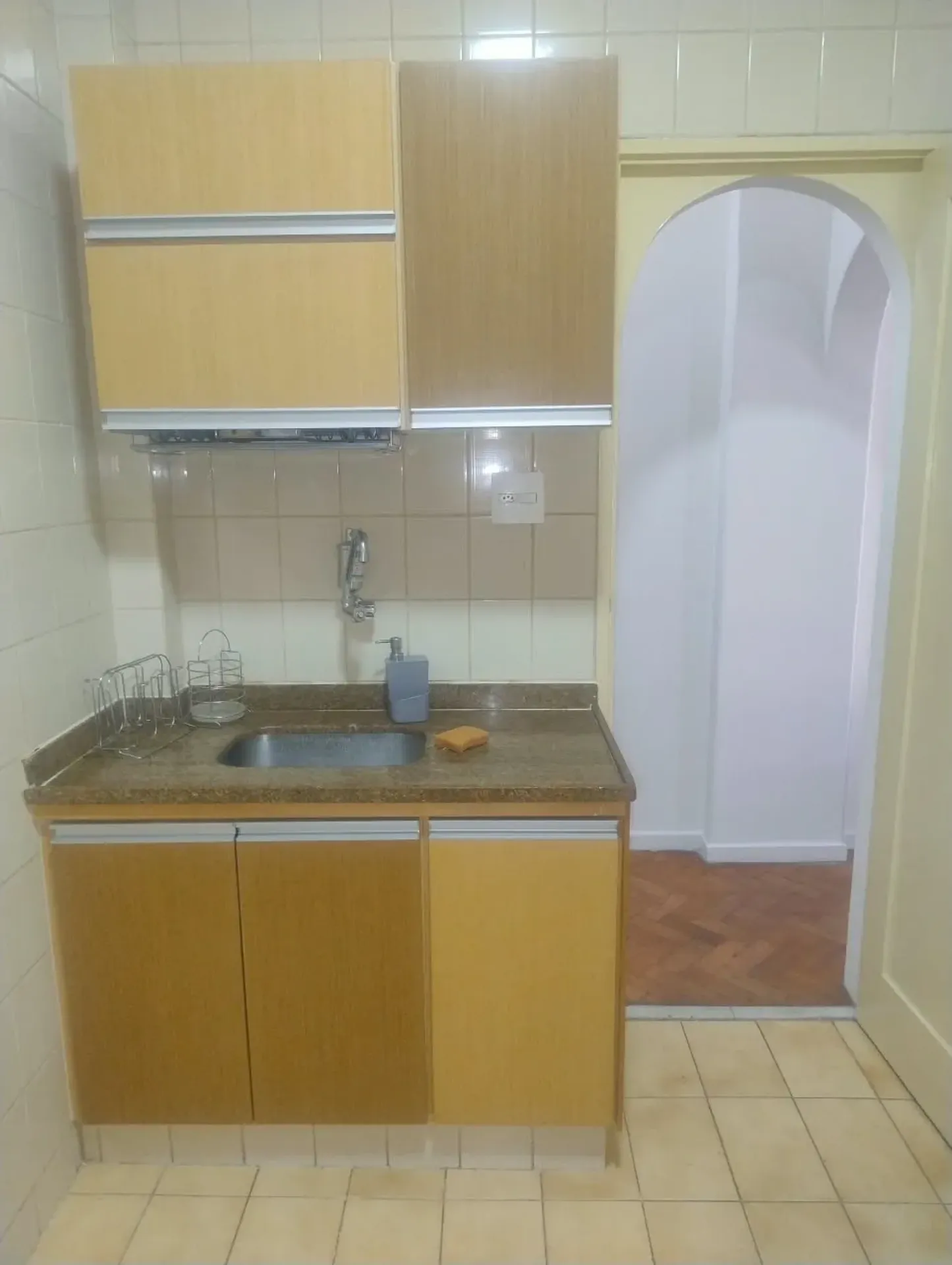 Furnished apartment, 40 m², with a glass-enclosed balcony — photo 8