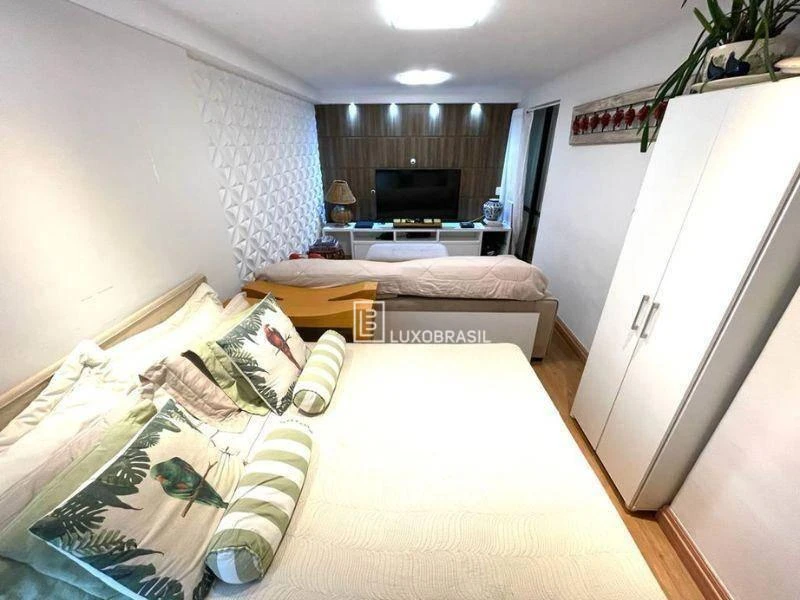 Apartamento mobiliado com varanda envidraçada e 4 quartos — photo 29