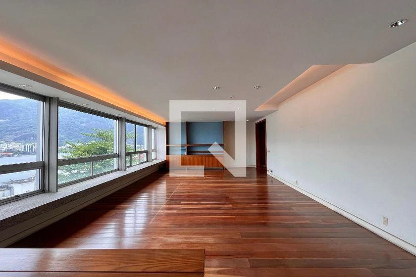 3-bedroom apartment with a water view in Rio de Janeiro — photo 4