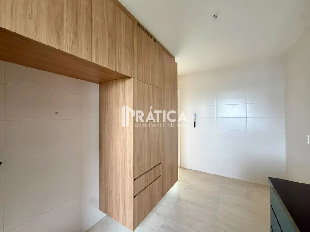 4-bedroom apartment in a building with an indoor pool — photo 13