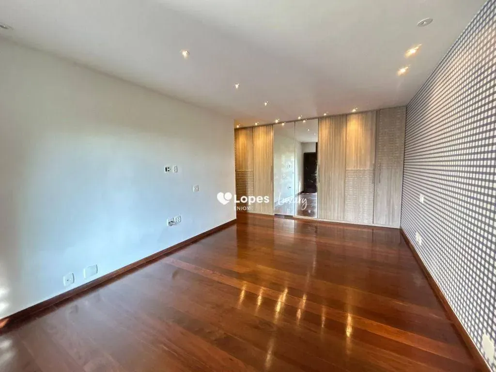 House with 5 en-suite bedrooms and an open gas kitchen — photo 18