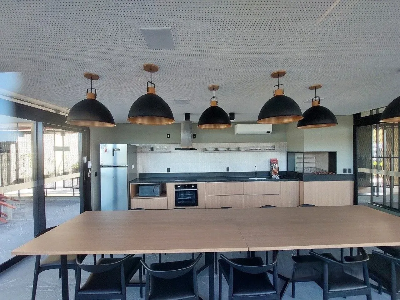 Furnished studio with an open-plan kitchen and A/C — photo 13