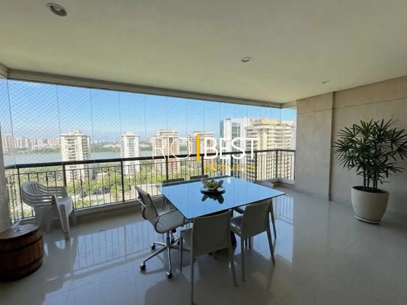 Floor-to-ceiling windows in a 4-bedroom apartment, 385 m² — photo 24