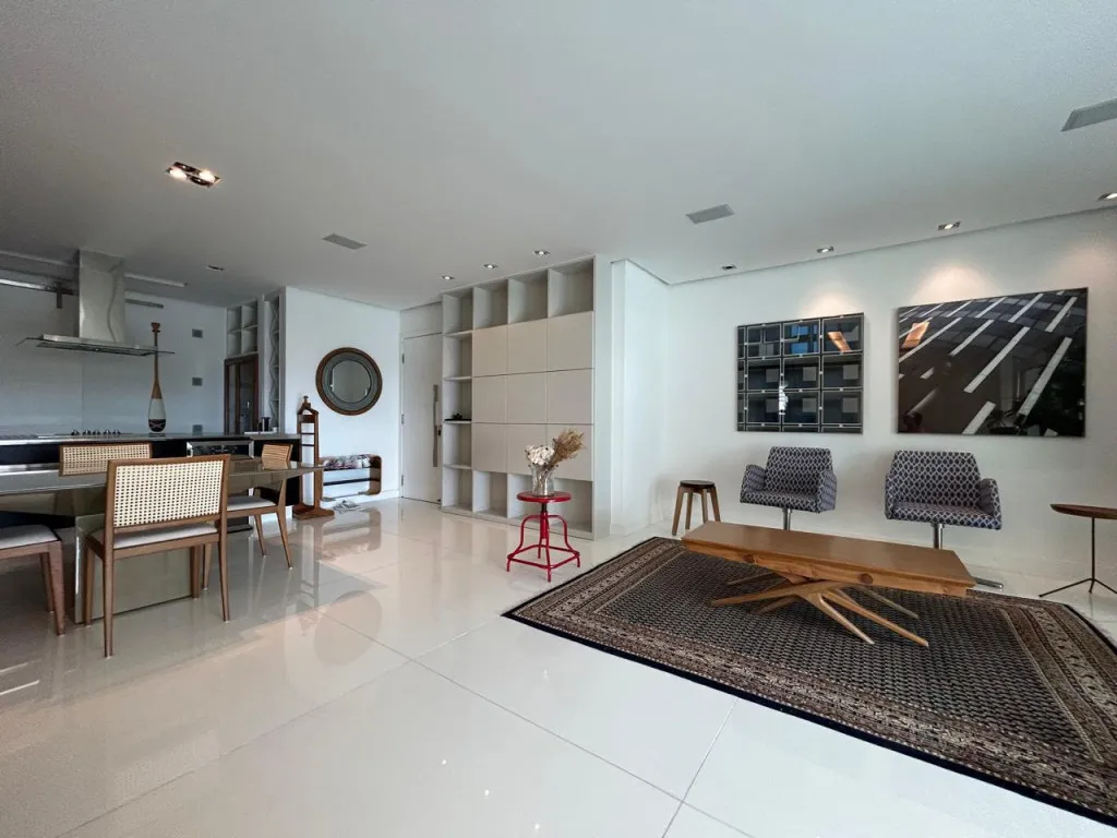 179 m² furnished apartment with 3 en-suites and 4 baths — photo 14