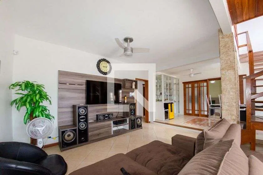 House with 5 en-suite bedrooms and private BBQ