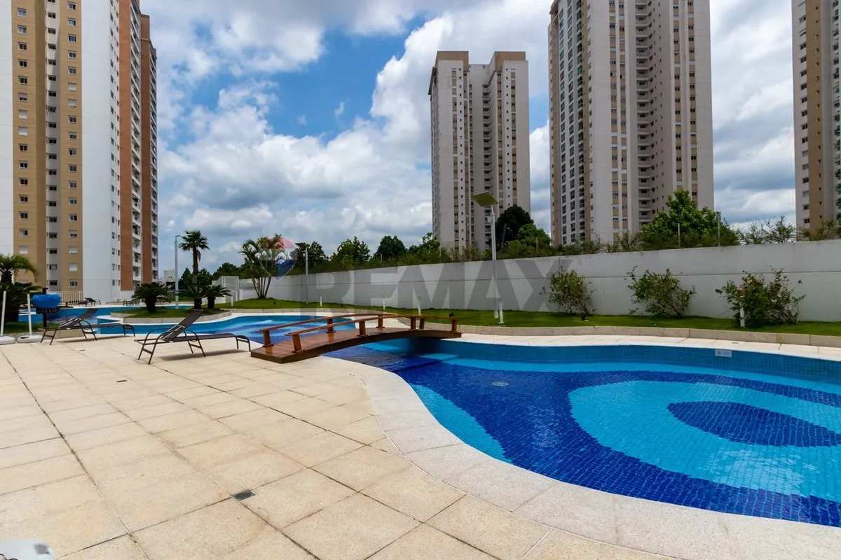 Glass-enclosed balcony in a 2-bedroom apartment, 69 m² — photo 48