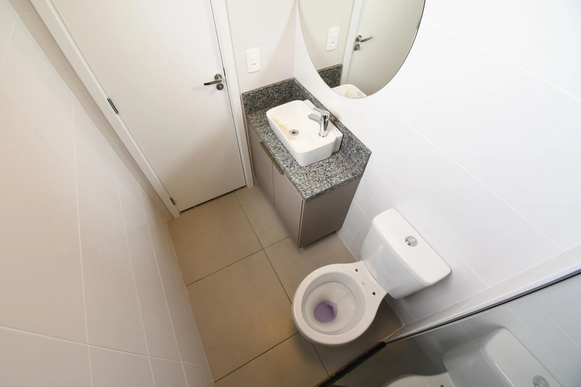 2-bedroom apartment with wood or laminate floors in Curitiba — photo 36