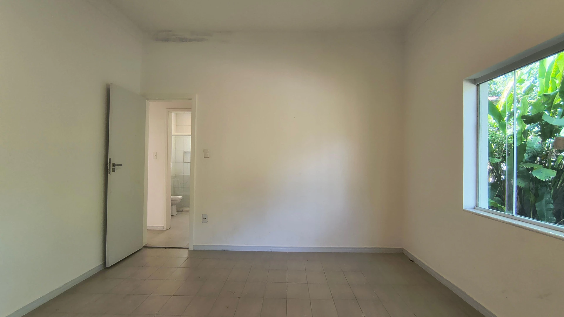 Casa sem mobília com 3 quartos, quintal e churrasqueira — photo 31