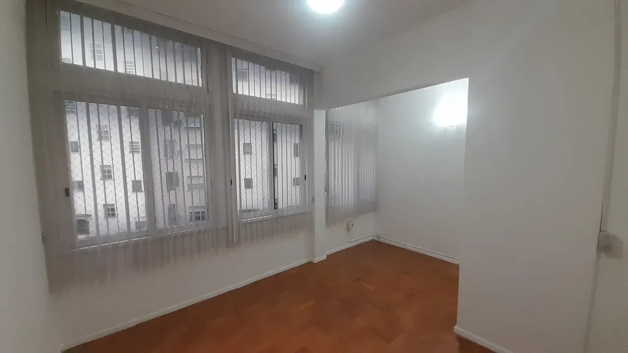 Apartamento com 2 quartos e box no banheiro — photo 6