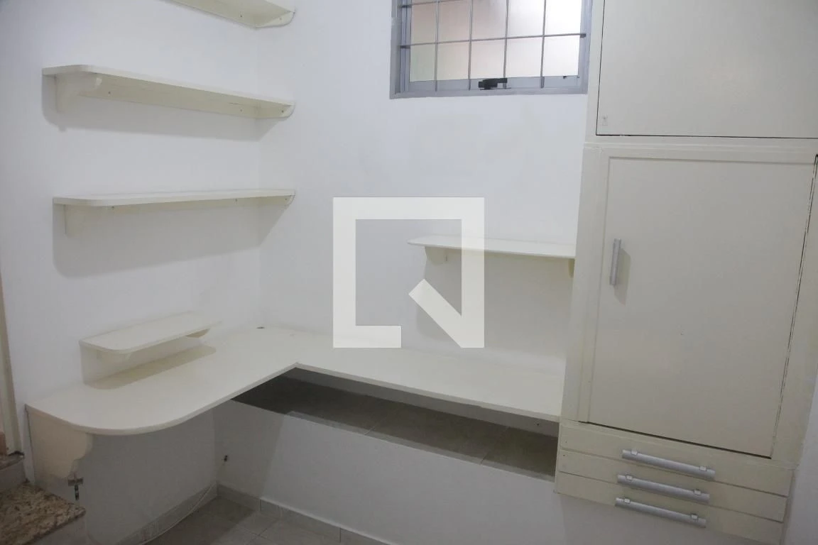 Home office in a 2-bedroom apartment, 85 m² — photo 15