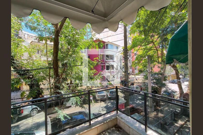 Rental house with 5 bedrooms and a balcony — photo 27
