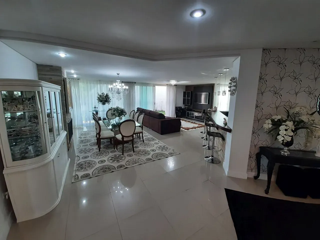 Furnished house with 3 bedrooms and open-plan kitchen — photo 3