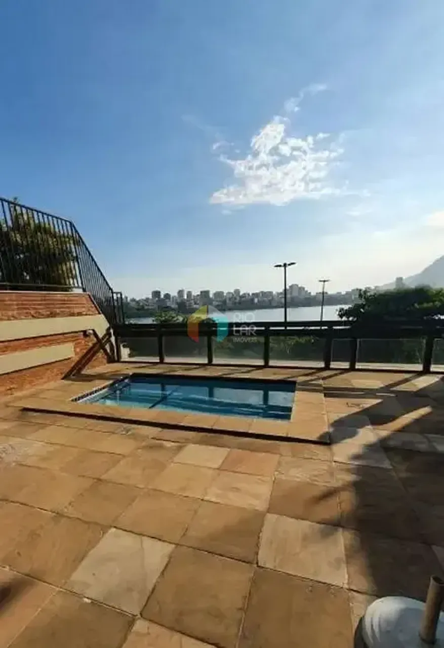 Furnished apartment with 4 bedrooms and 4 bathrooms — photo 16