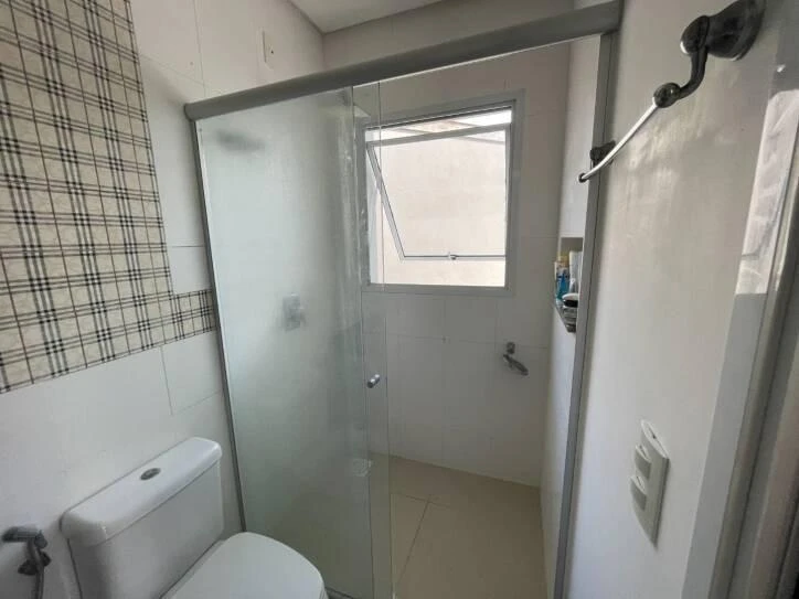 Ventanales de piso a techo y 4 dormitorios: casa de 400 m² — photo 21
