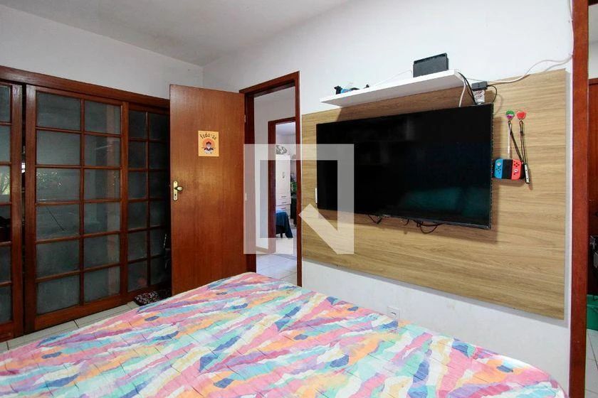 Casa mobiliada com 4 quartos e cozinha em conceito aberto — photo 36