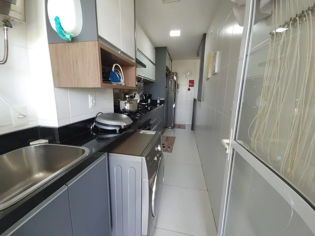 Furnished apartment, 69 m², with a glass-enclosed balcony — photo 6