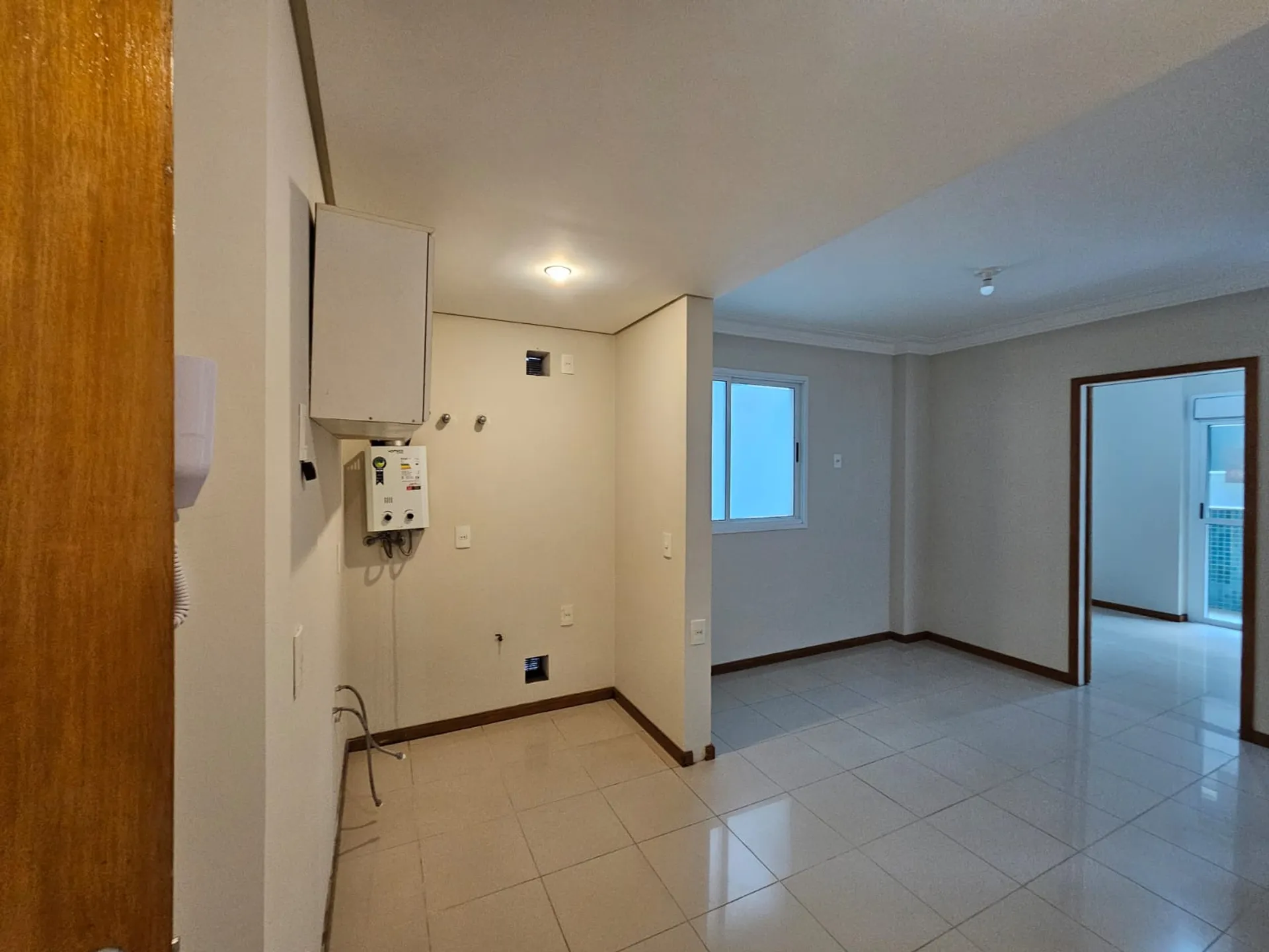 68 m² apartment with 1 bedroom and a balcony — photo 4