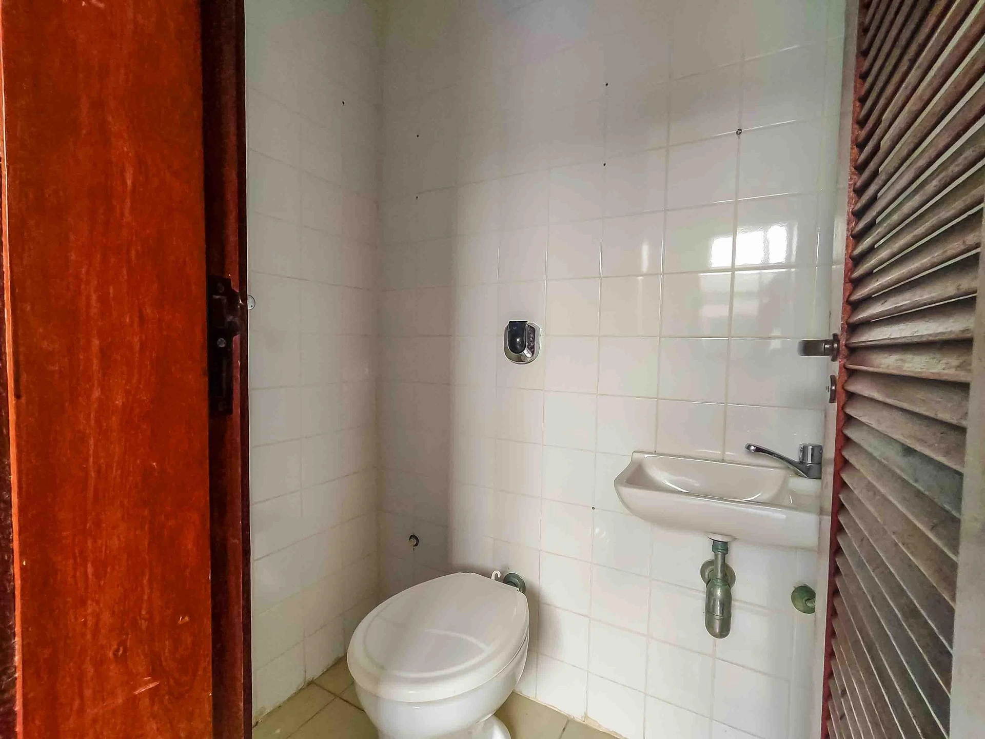 Apartamento sem mobília com 3 quartos e área de lavanderia — photo 34
