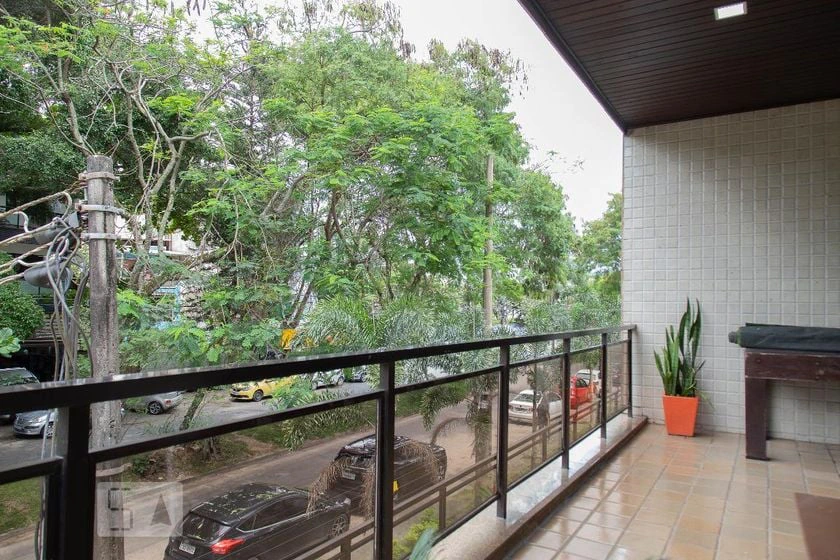 Rental apartment with 4 bedrooms and 150 m² — photo 20