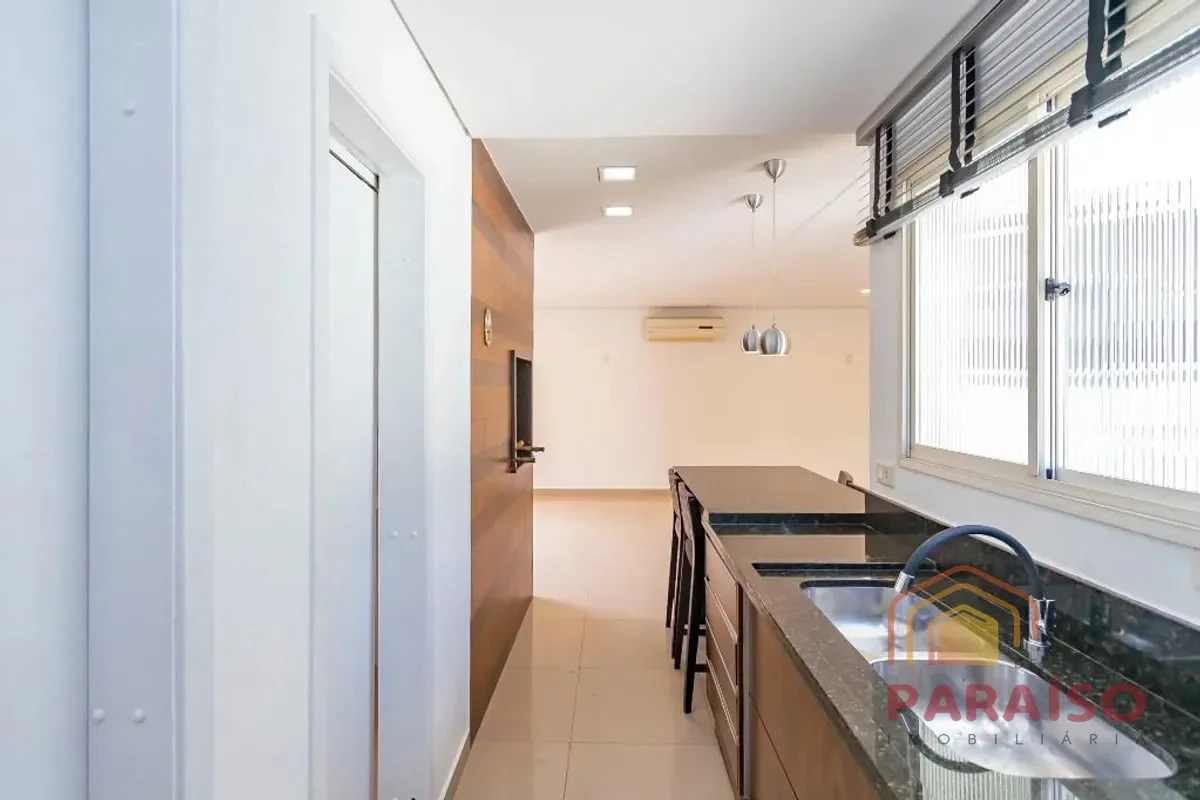 4-bedroom house with a grill on the balcony in Curitiba — photo 2