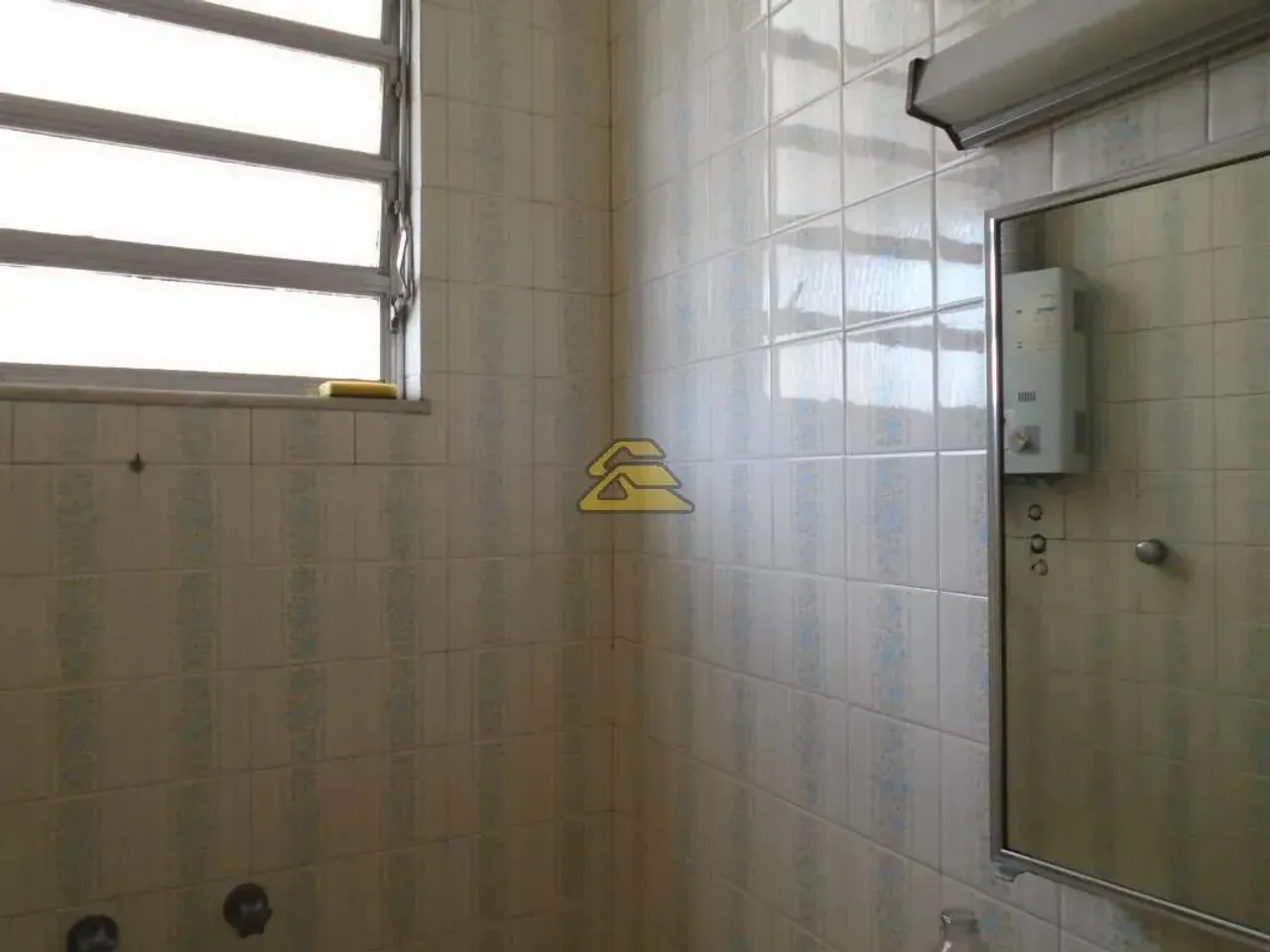 Apartamento de 2 quartos com cozinha separada e fogão a gás — photo 4