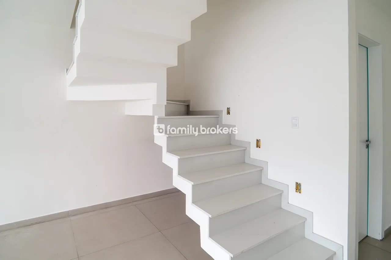 House with open-plan kitchen and 4 bedrooms, 220 m² — photo 17