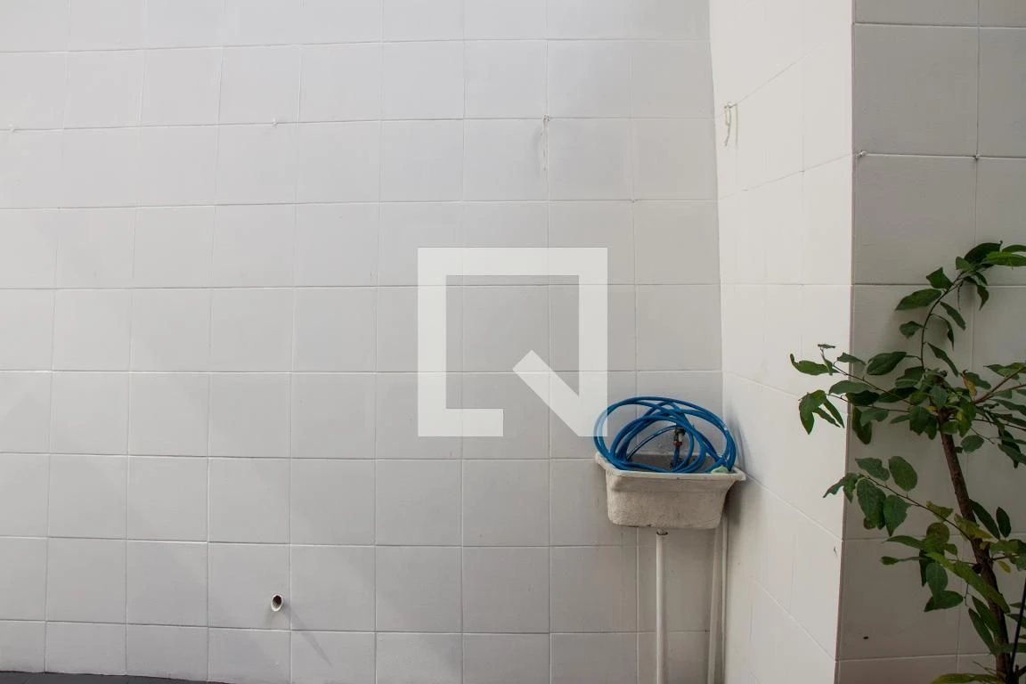 Невмебльований будинок з 2 спальнями, 2 ванними й садом — photo 12