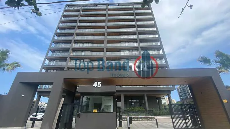 Apartment on the 3rd floor with a glass-enclosed balcony — photo 16