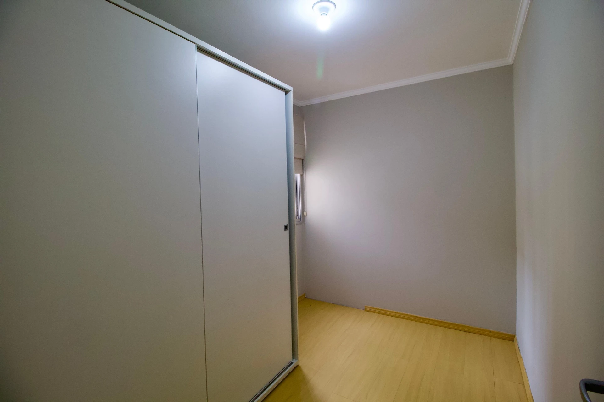 Walk-in closet in a 2-bedroom apartment, 47 m² — photo 17