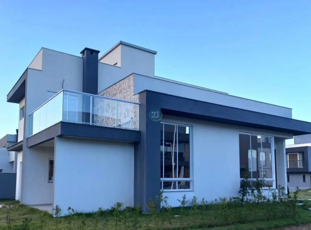 Rental house with 3 bedrooms and a glass balcony — photo 10