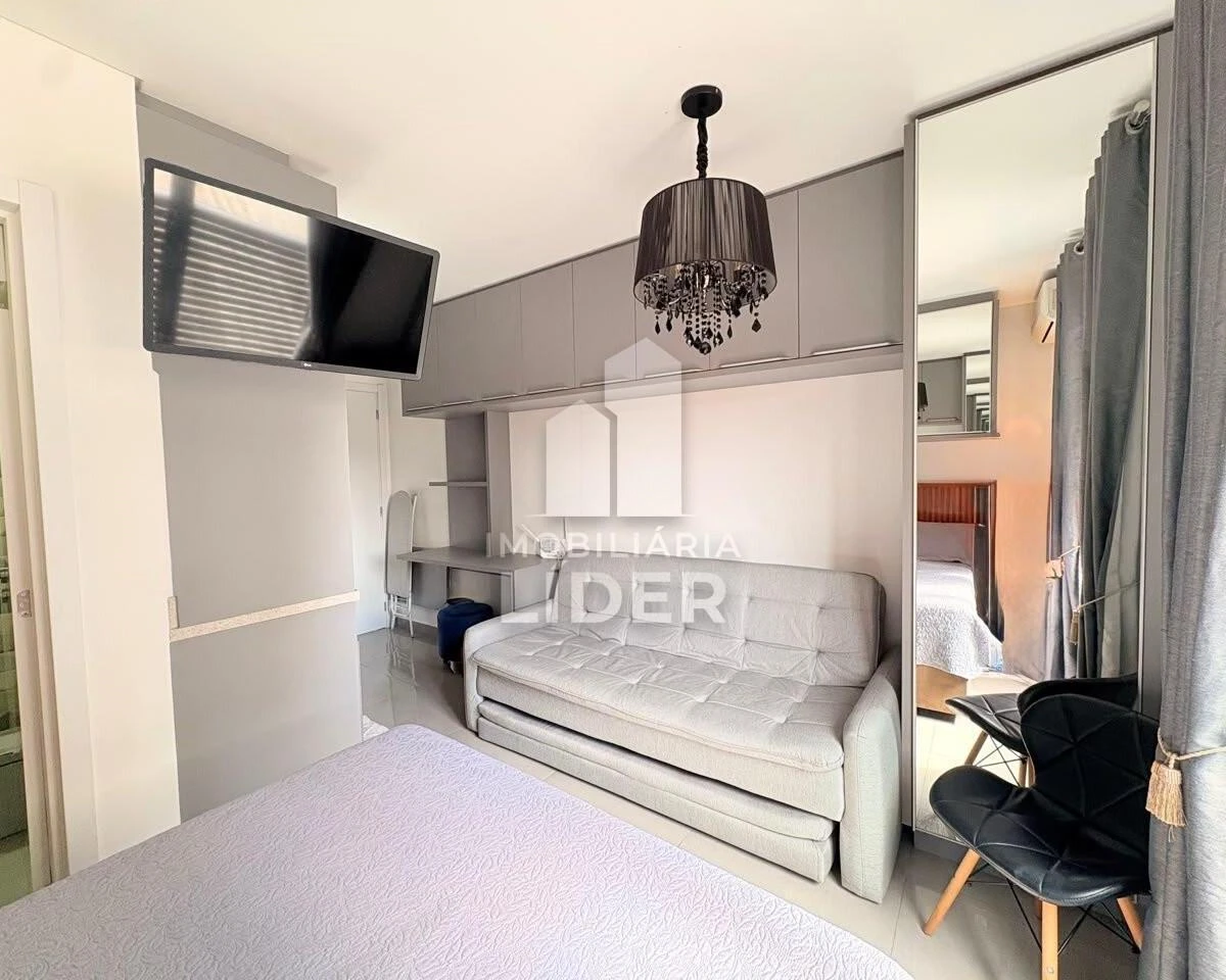 One-bedroom apartment in a building with a coworking space — photo 27