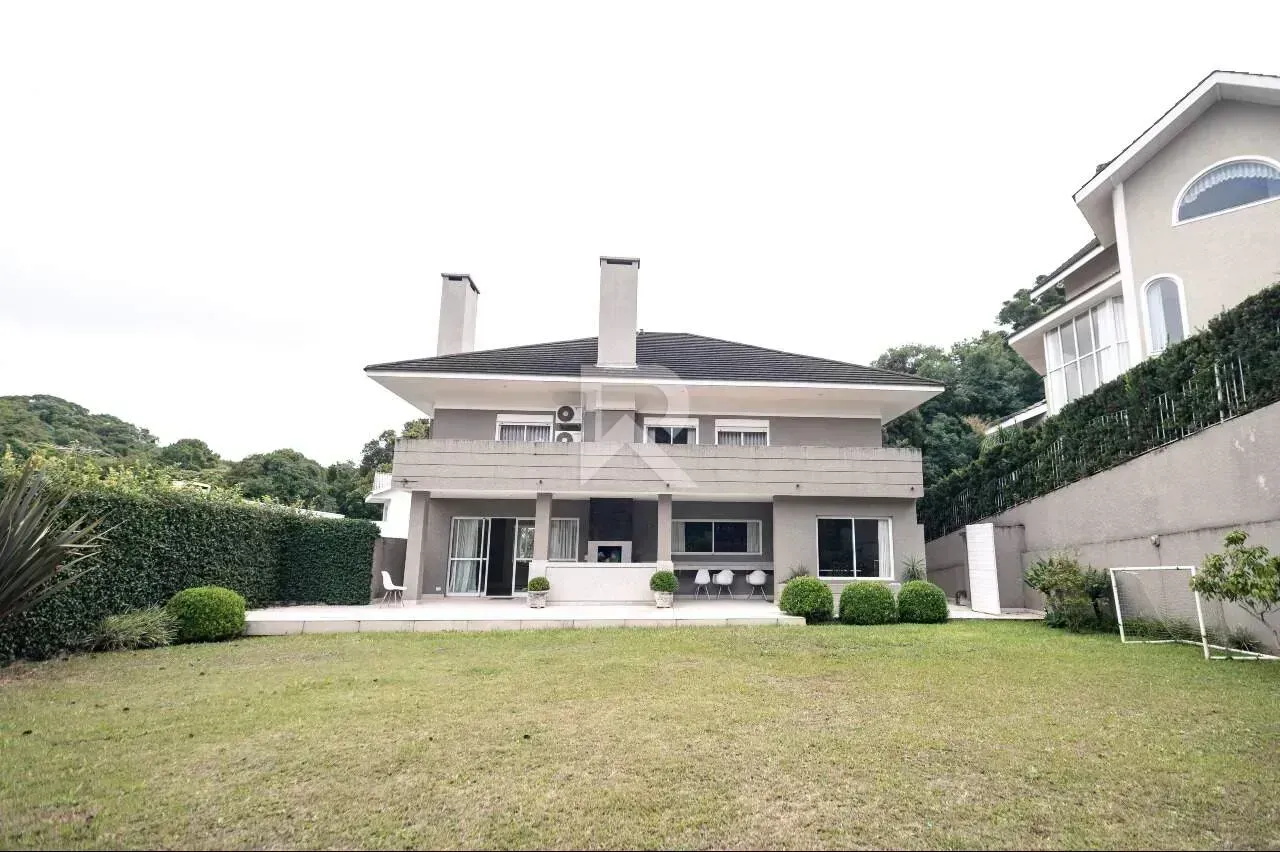 Casa con 4 suites y balcón con parrilla, 464 m² — photo 17