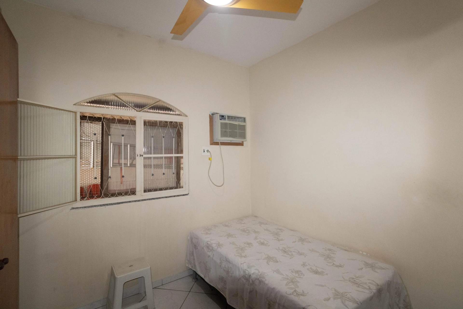 Casa amueblada con 6 dormitorios, 3 baños y jardín propio — photo 30