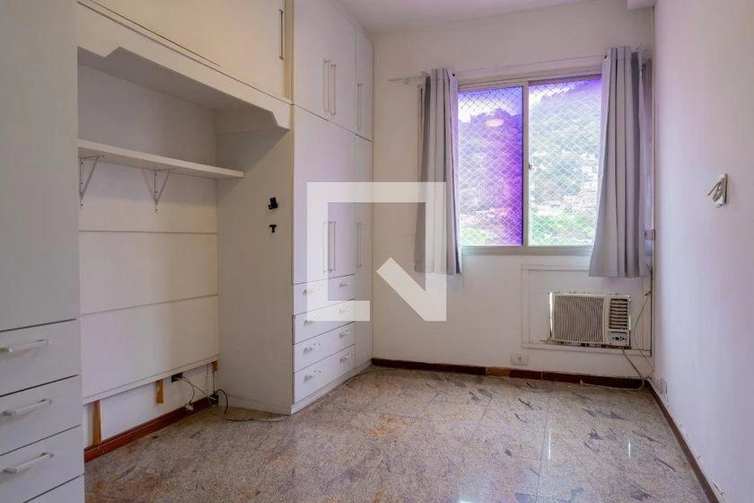 Home office in a 4-bedroom apartment, 174 m² — photo 47